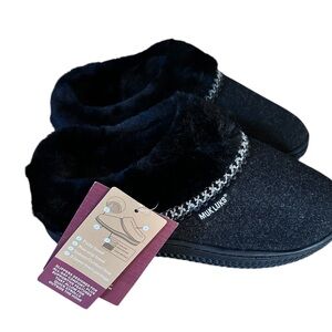Muk Luks Black and Gray Women's Slippers Size 7/8/ Medium Rubber Bottons